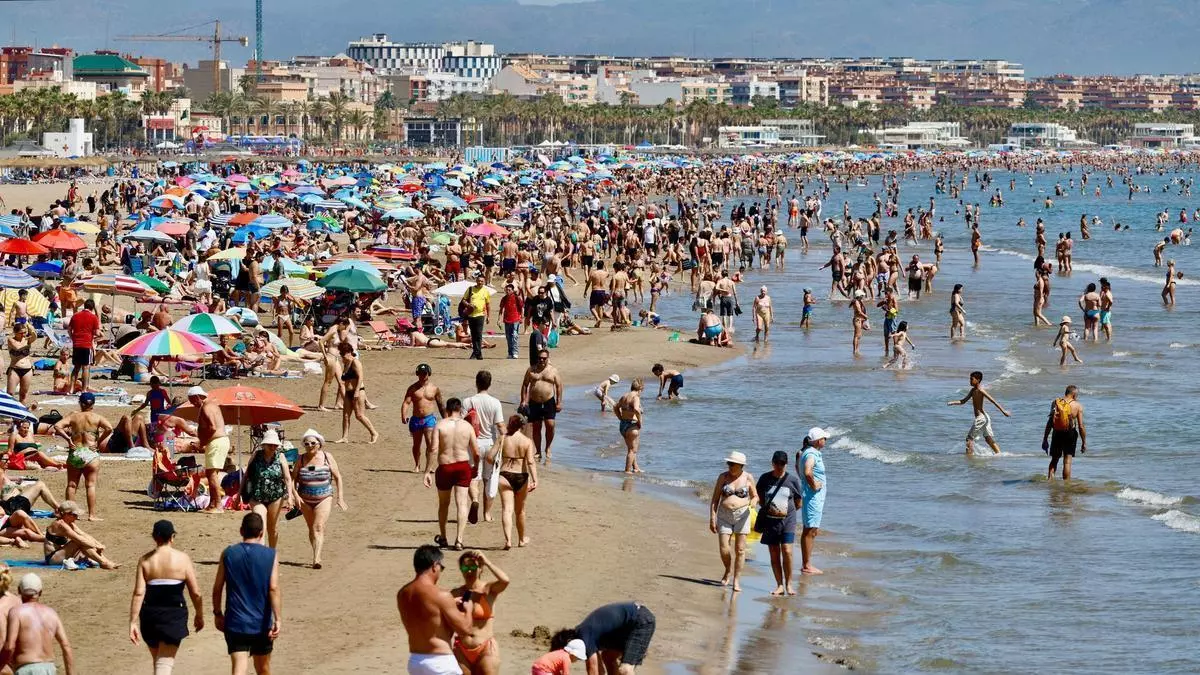 Las playas de València se quedan otro verano sin conexión de metro
