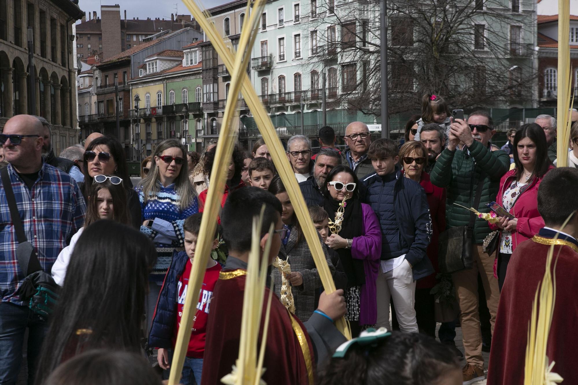 EN IMÁGENES | Bendición de Ramos y procesión de La Borriquilla en Avilés