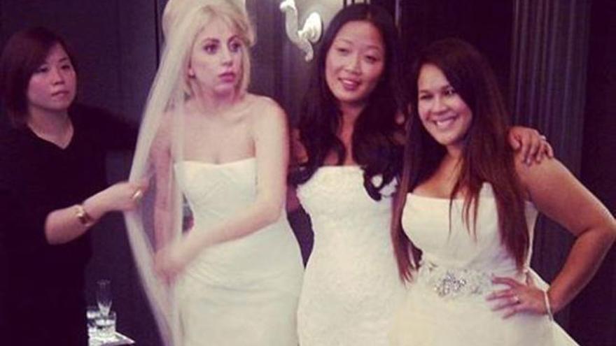 La fotografía que muestra a Lady Gaga vestida de novia