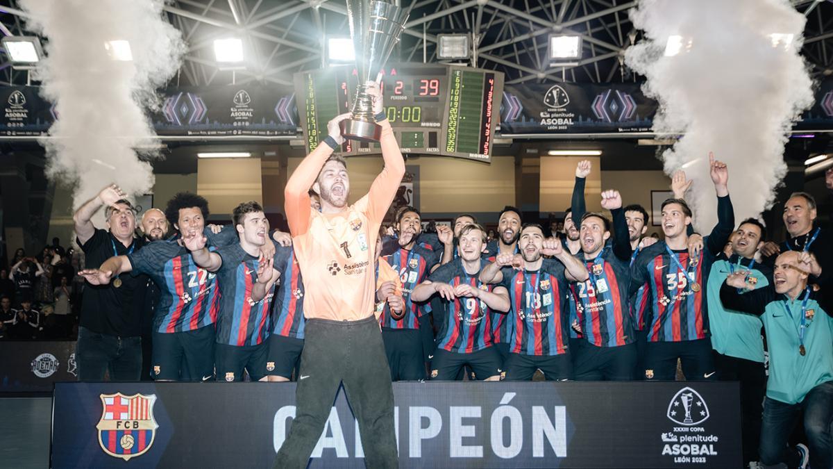 El Barça alzó en león su 47º título doméstico seguido