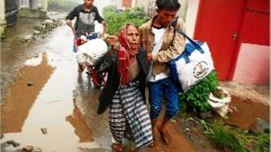 Milers de persones van ser evacuades a l&#039;oest d&#039;Indonèsia.