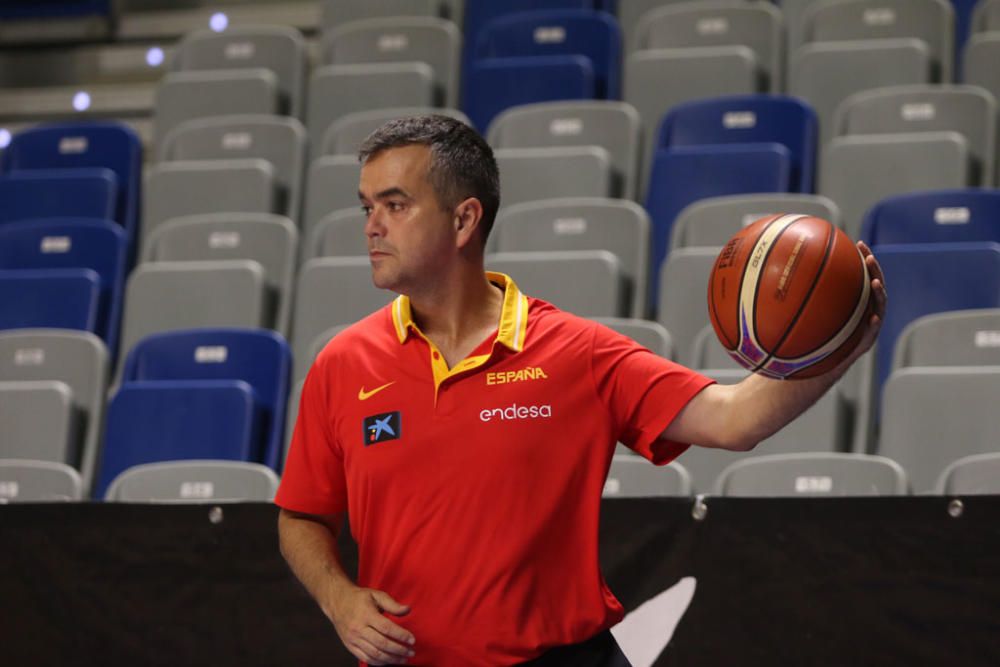 El equipo nacional aterrizó en Málaga al mediodía y por la tarde se entrenó en el Martín Carpena, con el flamante debutante Alberto Díaz y una gran representación del básket malagueño