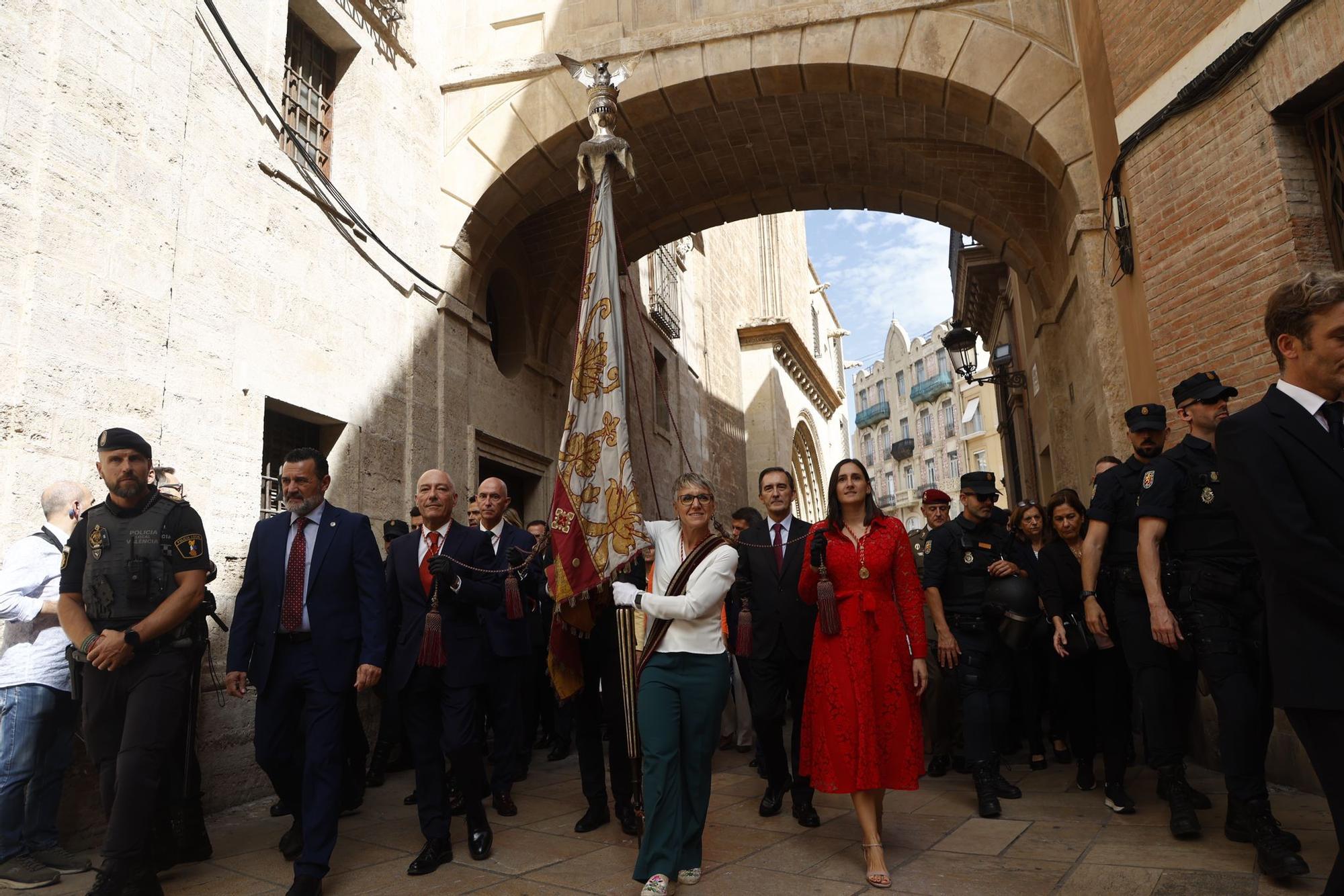 La procesión cívica deja imágenes para la historia