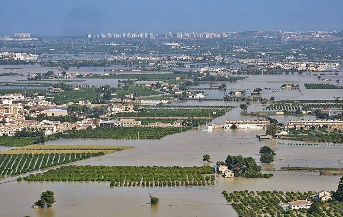 Inundaciones de 2019, con Guardamar del Segura al fondo. | ÁXEL ÁLVAREZ