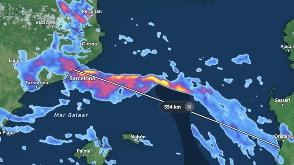 Una línea de más de 500 kilómetros de lluvia conecta Catalunya y Cerdeña