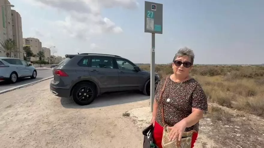 Una parada de autobús que es un "infierno" en Alicante