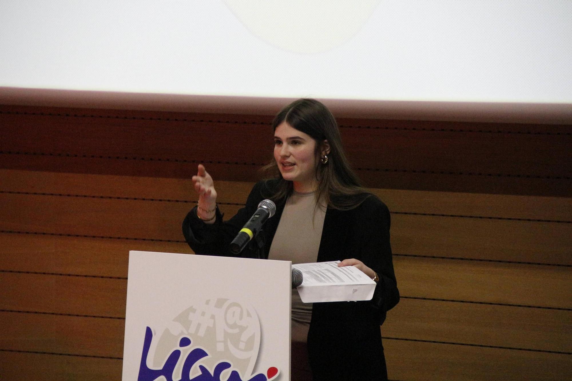 La semifinal de la Liga de Debate Escolar Municipal de Gijón, en imágenes
