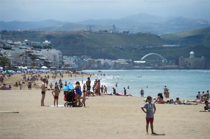 Playa de Las Canteras en Semana Santa