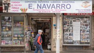 Cierra la histórica librería E.Navarro, en el barrio de La Marina del Port de Barcelona