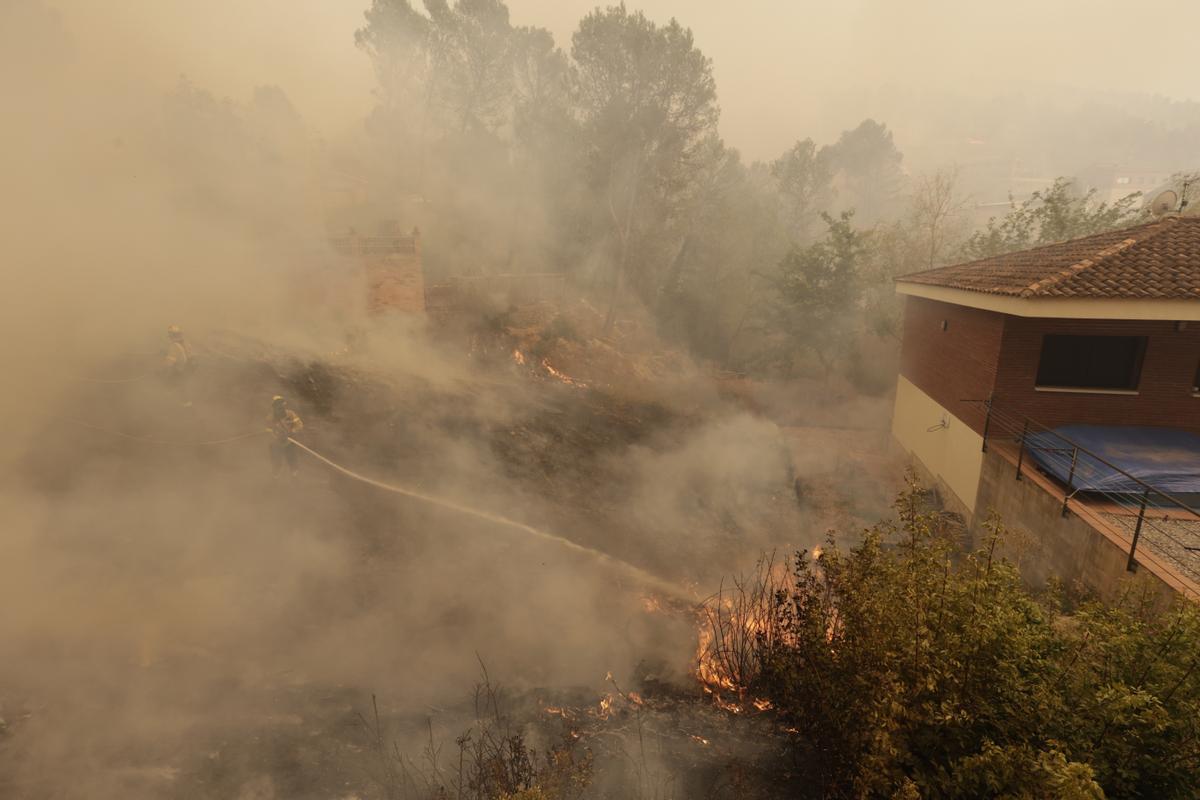 El incendio en El Pont de Vilomara, en imágenes