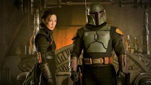 Boba Fett (Temuara Morrison) y su lugarteniente Fennec Shand (Ming-Na Wen), en un fotograma de ’El libro de Boba Fett’.