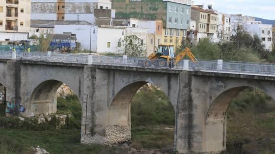 El PP de Gandia dice que peatonalizar el Pont Vell «mata el comercio»