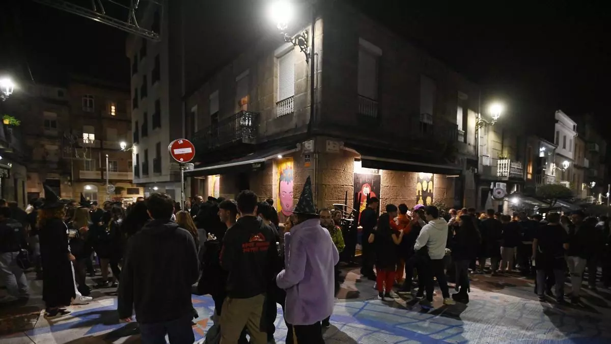 Menores que se 'pasan' con el alcohol hasta la intoxicación etílica: el 061 tuvo que socorrer a 655 chavales en 2025