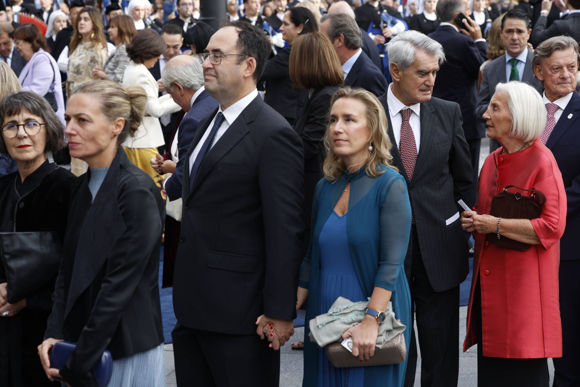  Así fue la llegada de los invitados a los premios "Princesa de Asturias" y su paso por la alfombra azul
