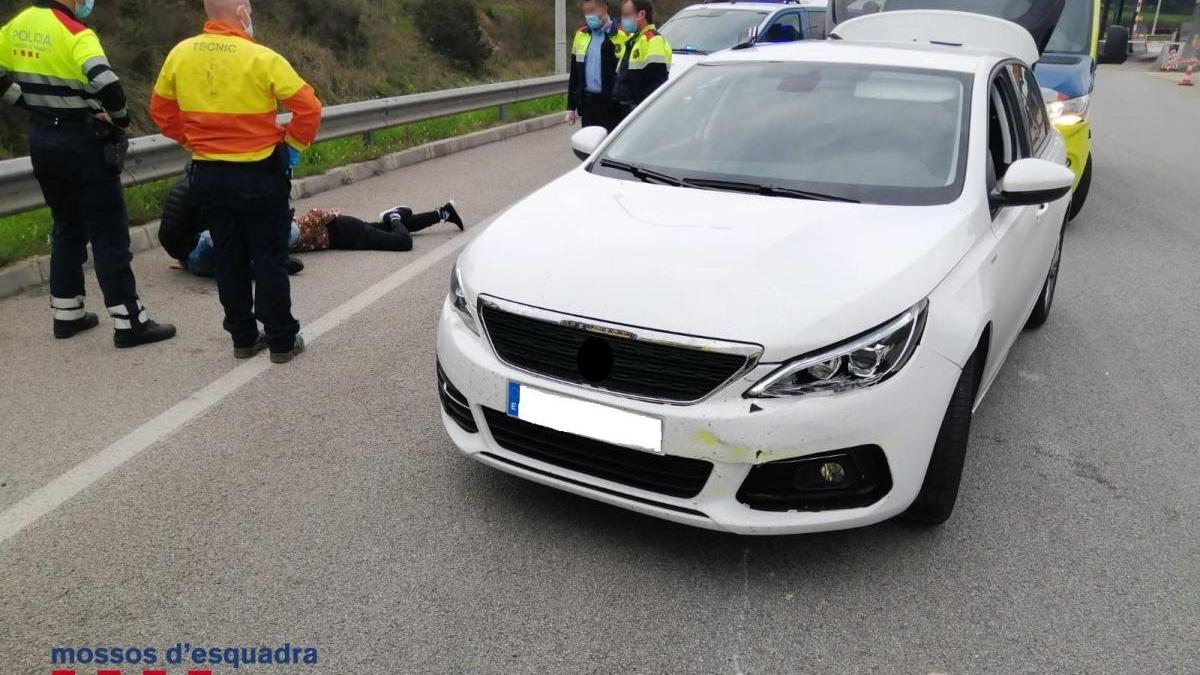 El moment de la detenció d&#039;un dels implicats