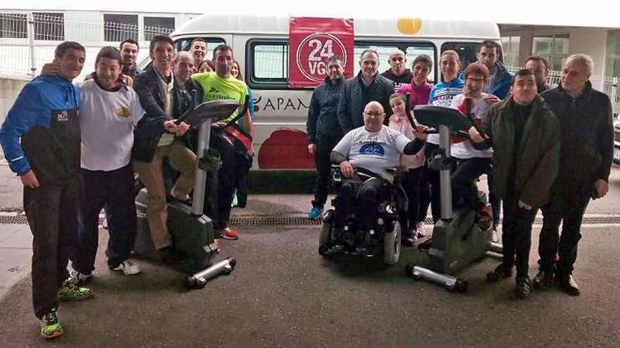 Las bicicletas estáticas entregadas por el club Castrelos 20:30. // FdV