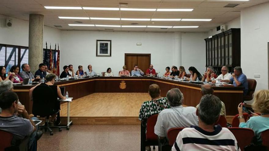 El Ejecutivo local pide la dimisión de Gadea