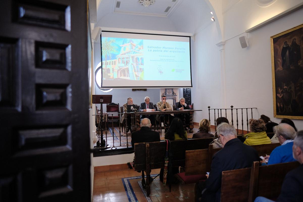 Inauguración de la exposición 'La patria del arquitecto' de Salvador Moreno Peralta en la Sociedad Económica