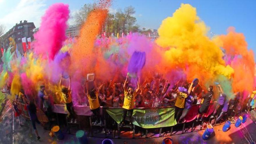 Explosión de color y música en la Holi Run