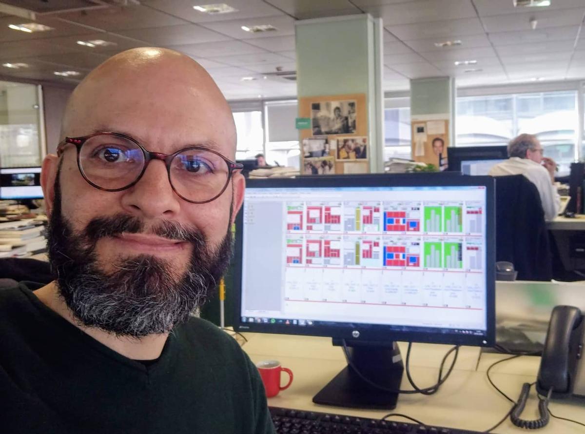 En la redacción de La Vanguardia, donde ha trabajado durante 30 años