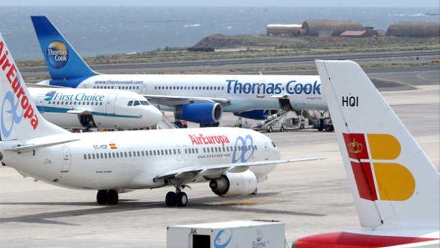 Aviones en el aeropuerto de Gran Canaria.