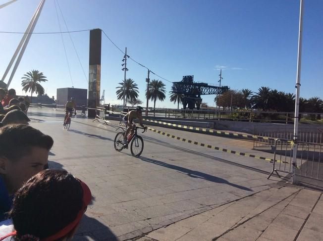 El triatlón se apodera de Las Palmas de Gran Canaria