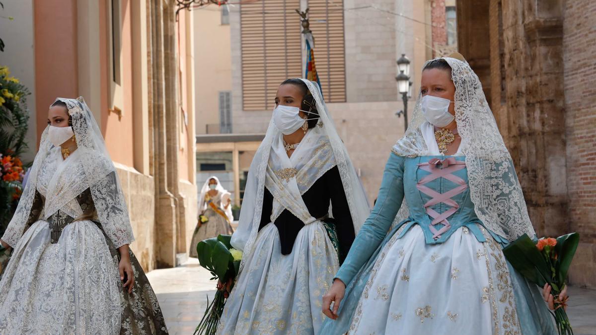 Búscate en el segundo día de Ofrenda por las calles del Mar y Avellanas (entre las 10:00 y 11:00 horas)