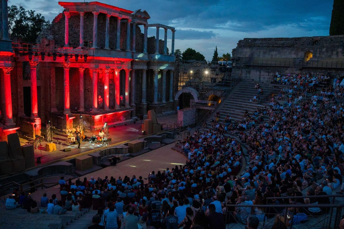 El artista madrileño se metió a los asistentes en el bolsillo con su concierto.