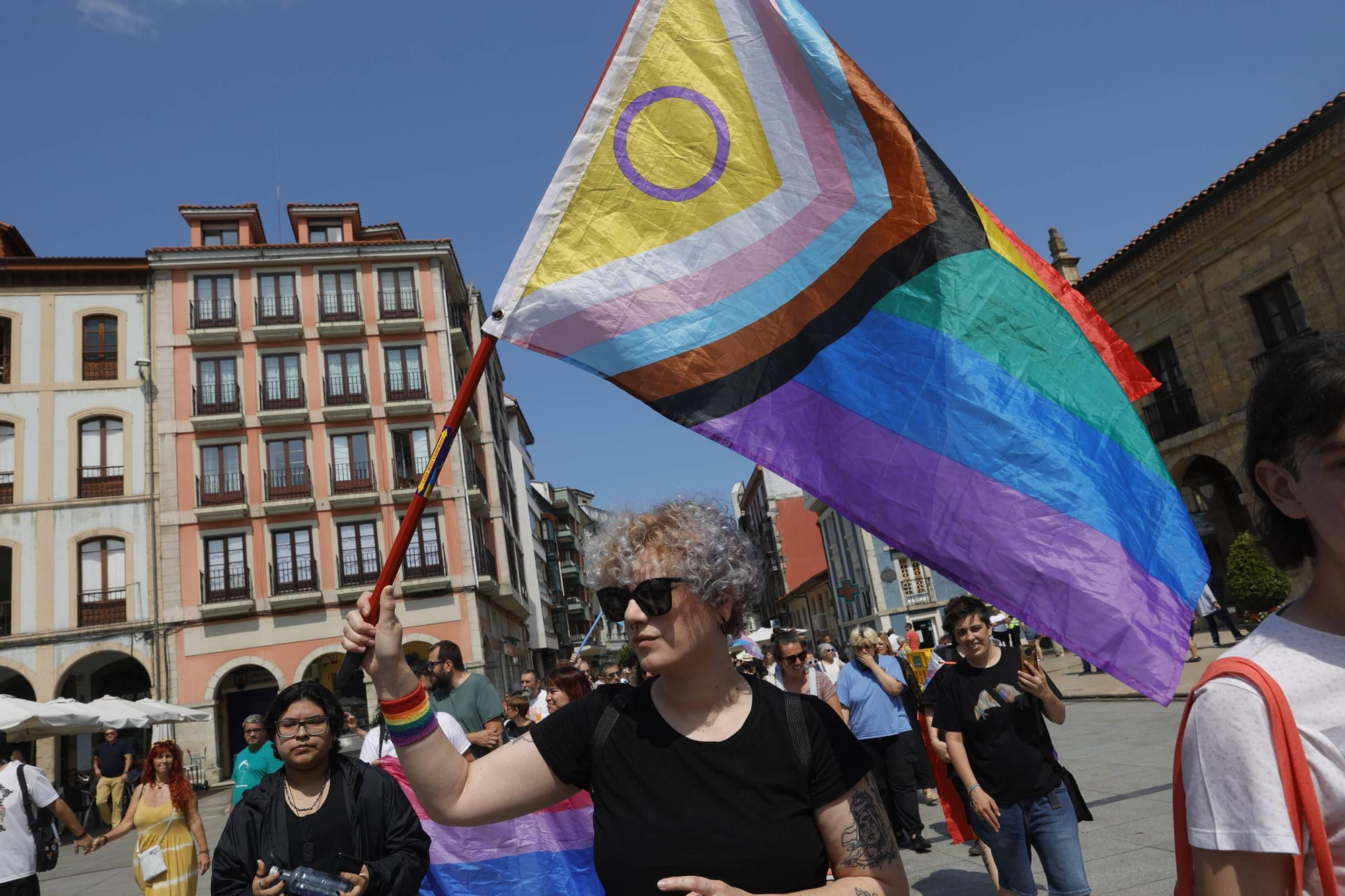 EN IMÁGENES: la Marcha del Orgullo LGTB por Avilés