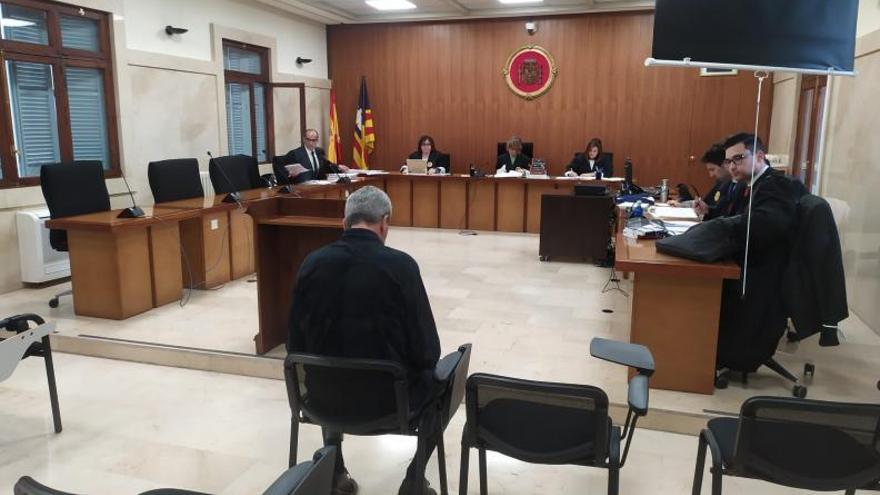 El acusado, hoy durante el juicio celebrado en la Audiencia Provincial de Palma.