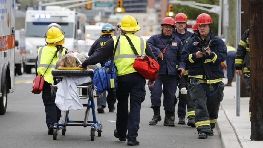 Aparatoso accidente en una estación de tren de Nueva Jersey