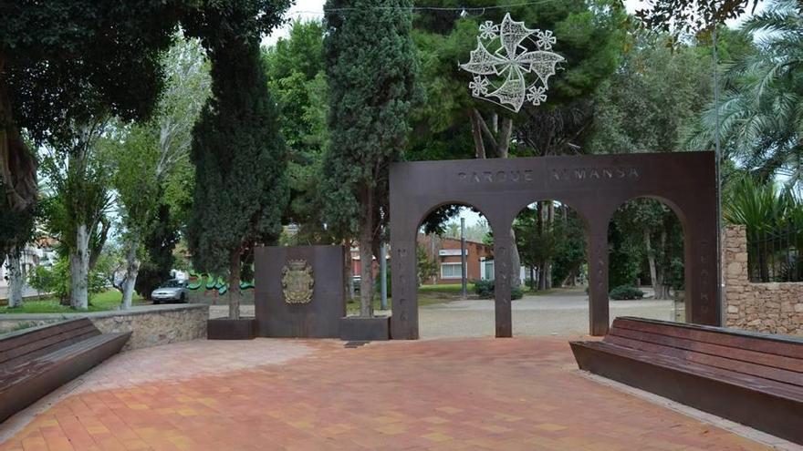 Instalan cámaras de vigilancia en el parque Almansa ante las quejas por falta de seguridad