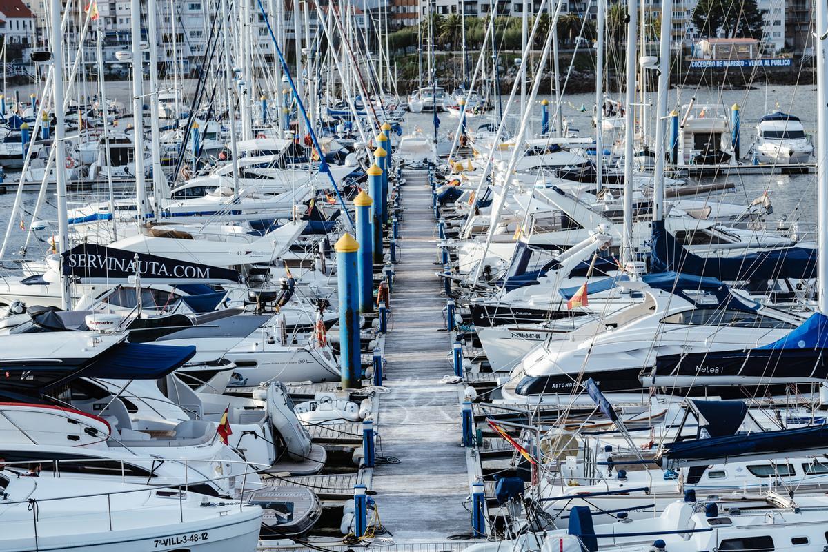 Barcos amarrados en el Club Náutico Sanxenxo
