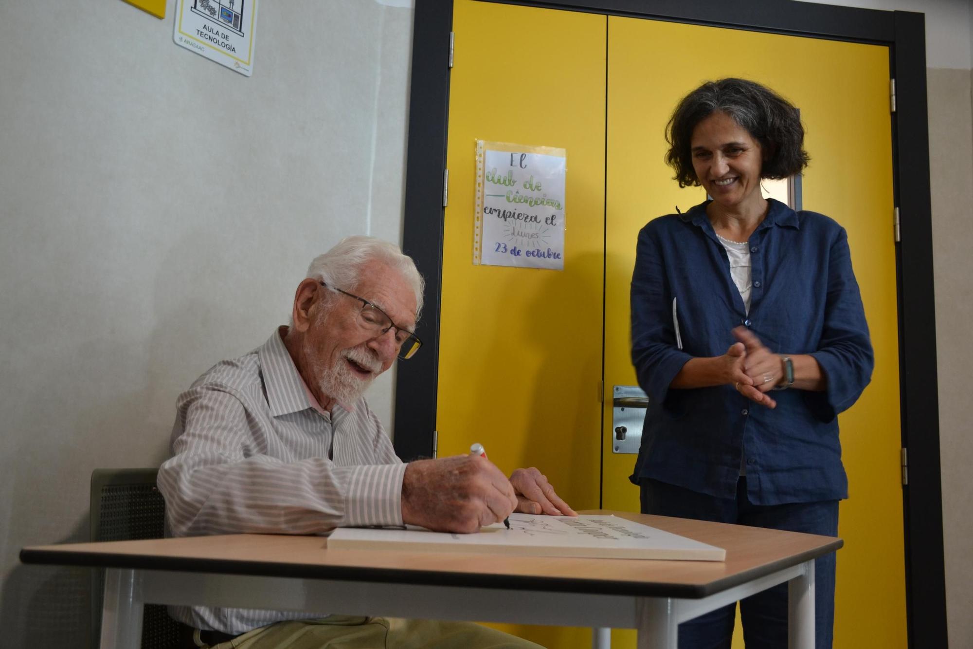 EN IMÁGENES: Así fue el encuentro de Martin Cooper, el 'padre' de la telefonía móvil con estudiantes del IES de La Fresneda