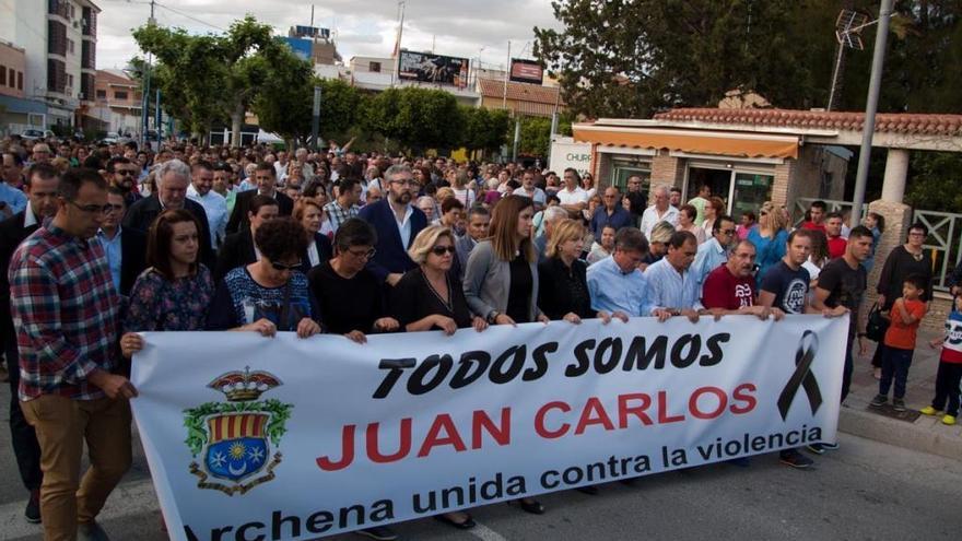 Una multitudinaria manifestación ha recorrido Archena