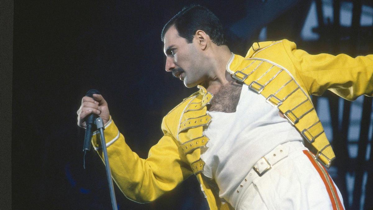 Freddie Mercury en un concierto en Londres en 1986.