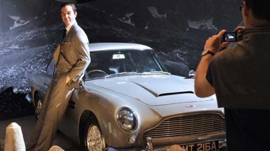 Londres homenajea al agente 007 en su 50 aniversario