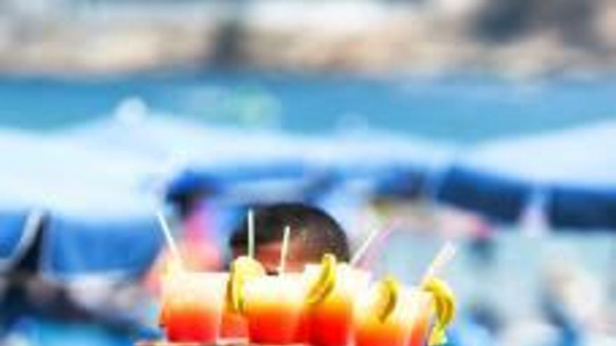 Benidorm cierra la Semana Santa con el triple de denuncias por venta ambulante en la playa