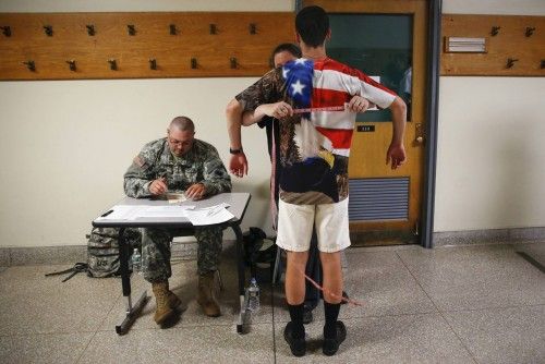 Un candidato de cadetes de la Academia Militar de EE.UU. durante el día de la recepción en West Point, Nueva York.