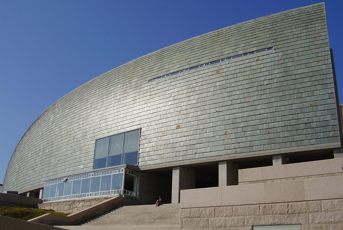 Fachada del Museo Domus-Casa del Hombre, en A Coruña, obra de Isozaki.