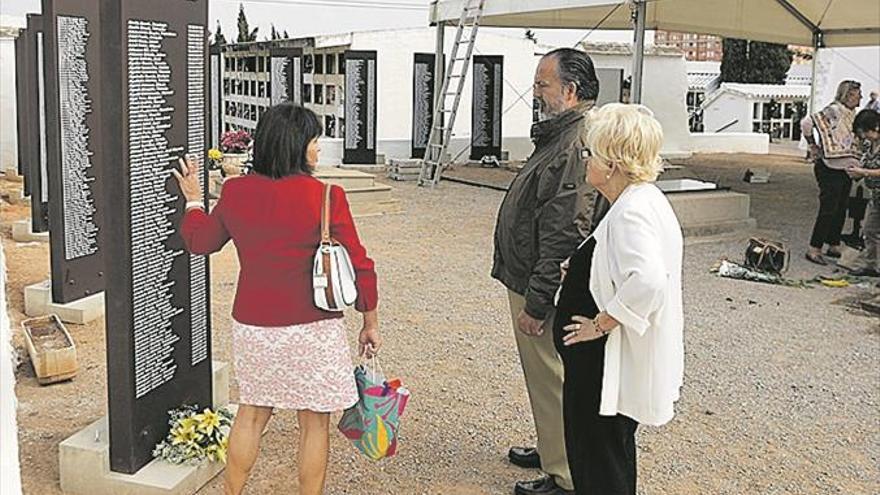 Las exhumaciones se iniciarán tras Tots Sants