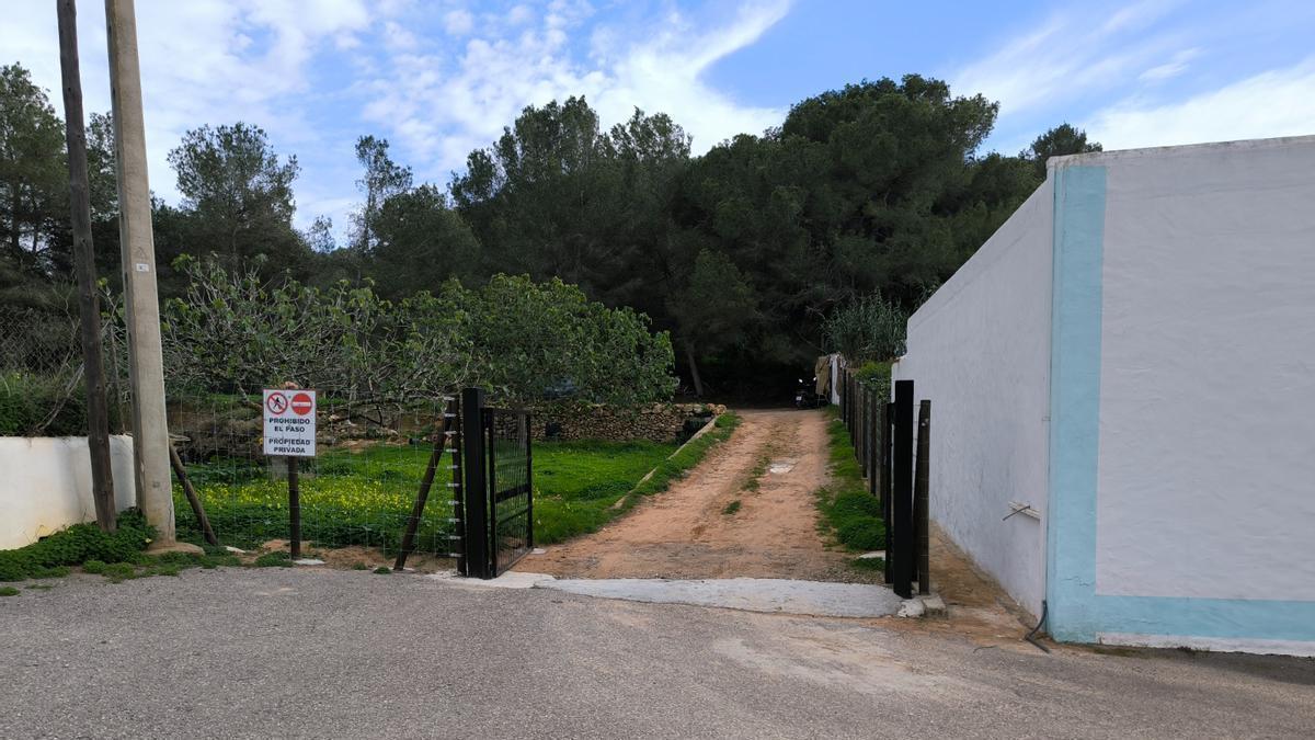 Una de las nuevas vallas instaladas en Ca na Ventura