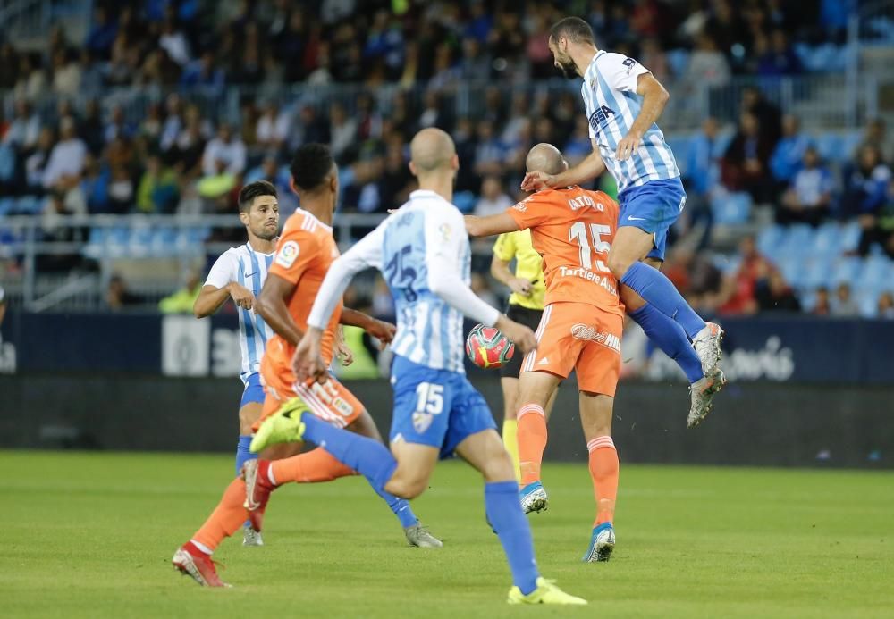 El partido entre el Málaga y el Oviedo, en imágenes