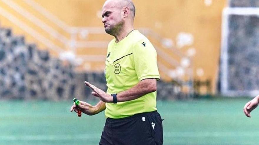 La historia de Armiche Tacoronte Mendoza: un ángel de la guarda con banderín