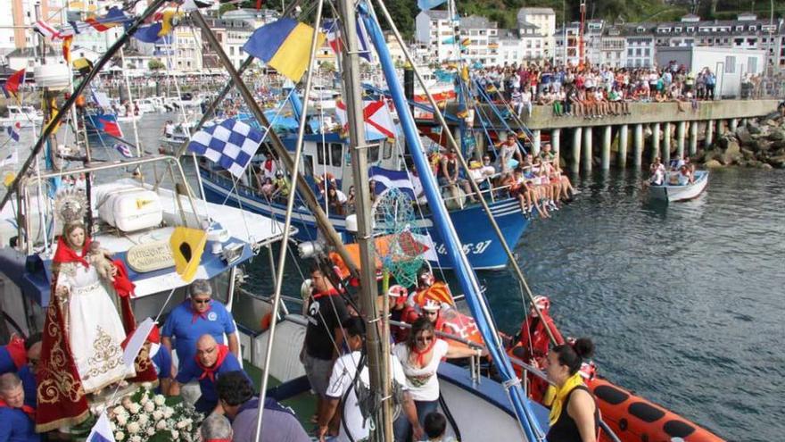 Procesión del Rosario de Luarca.