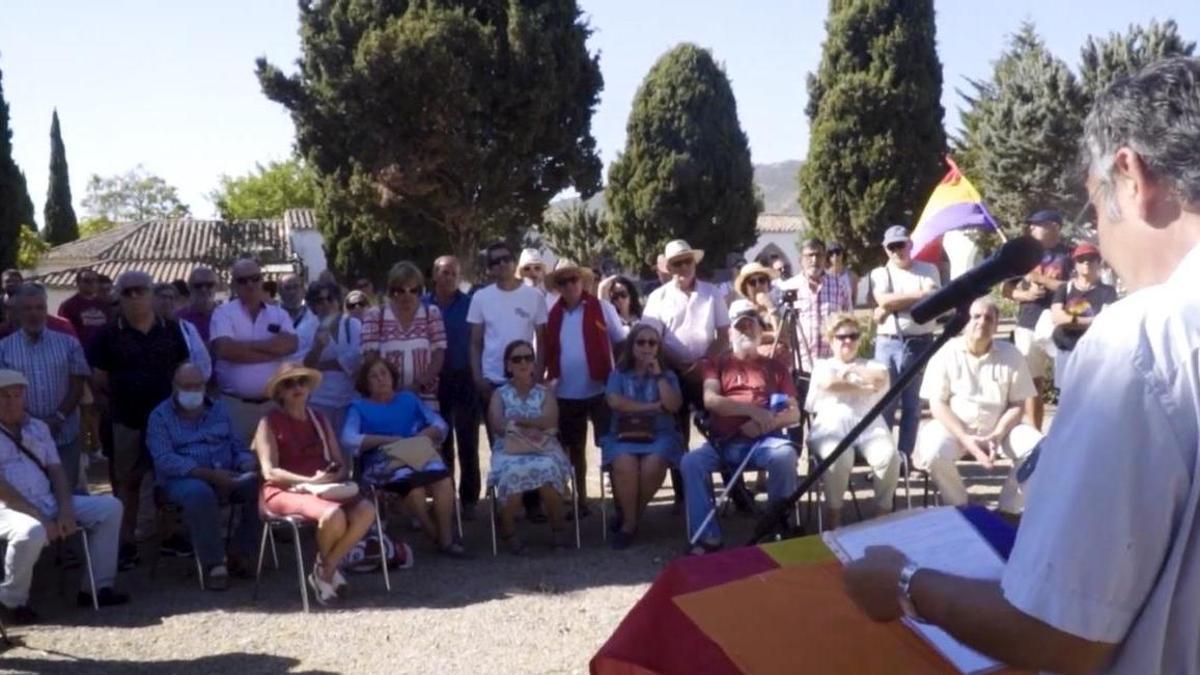Uno de los homenajes a las víctimas del franquismo en la Campiña Sur.