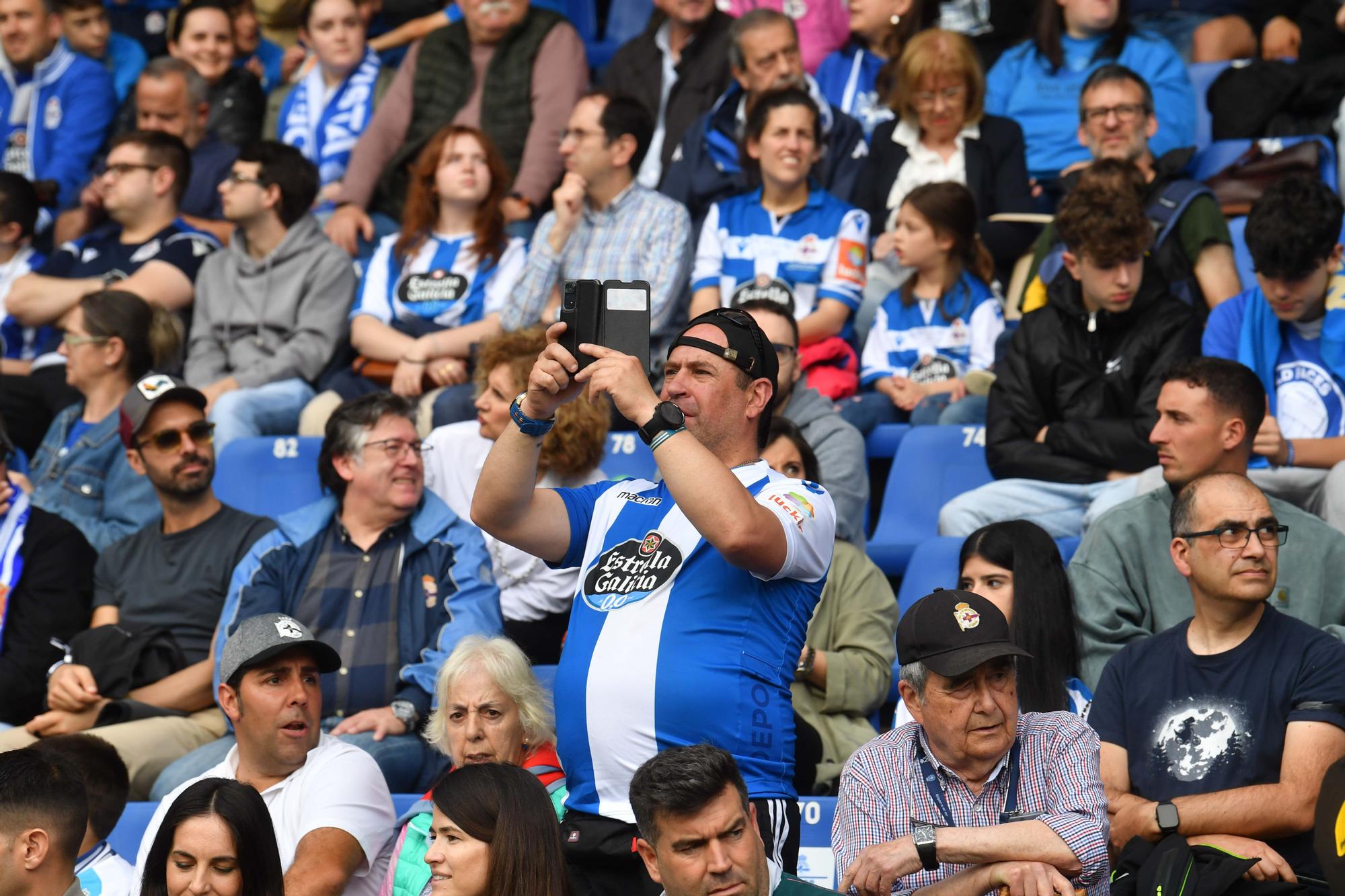 Homenaje a Arsenio Iglesias en Riazor antes del Deportivo-Alcorcón