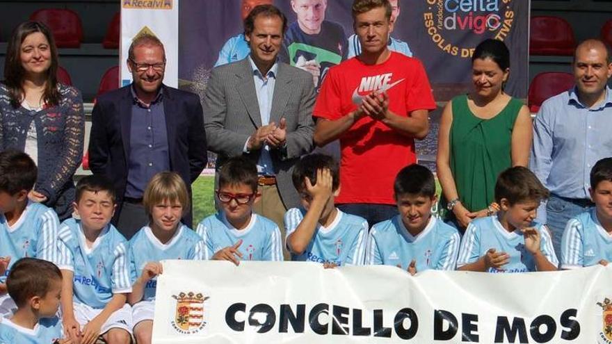 Un momento de la presentación del Campus de Verano del Celta en Mos.