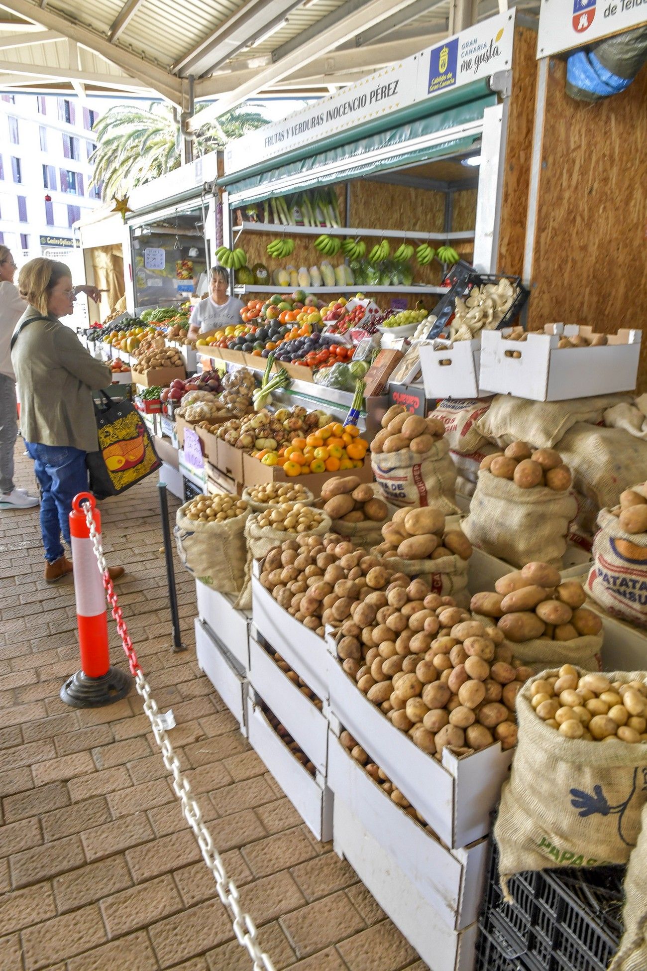 Compras para la cena de Navidad en el Mercado Municipal de Telde