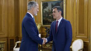 El rey Felipe VI y Pedro Sánchez.